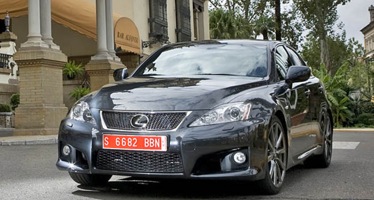 Lexus IS получит новую версию