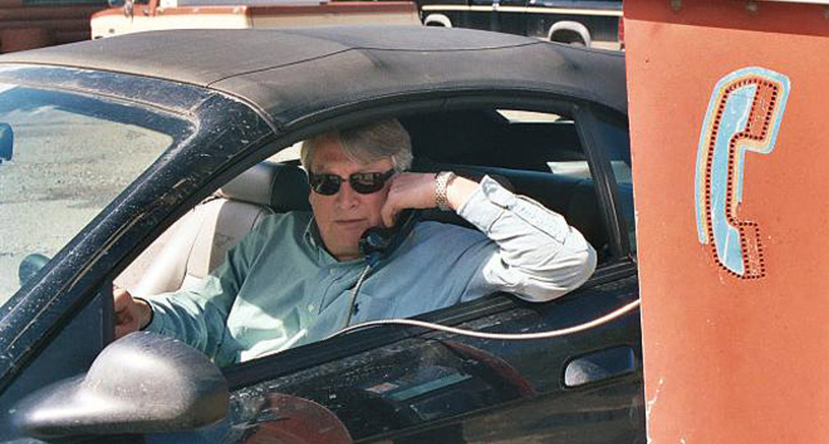 Для большинства водителей телефон опасен