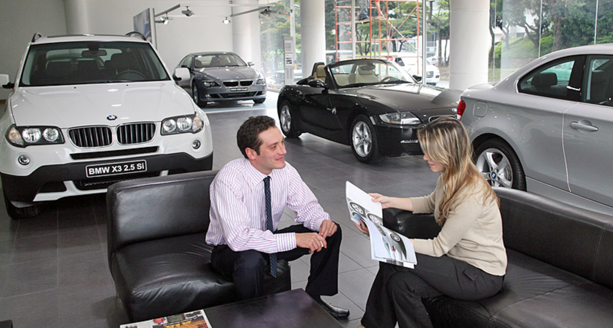 Названы самые дорогие автомобильные марки