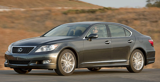 Toyota прекращает продажи очередной модели Lexus