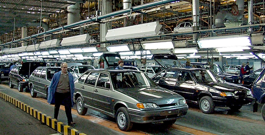Остановились крупнейшие автопроизводители России