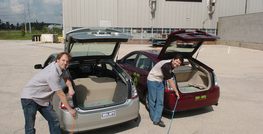 Электрокары будут заряжать без проводов