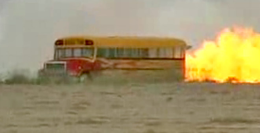 Школьный автобус разогнали до 563 км/ч (видео)