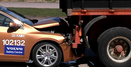 Volvo пришлось краснеть перед журналистами (видео)