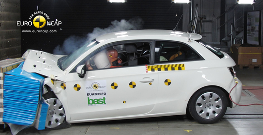 Самую маленькую Audi проверили на прочность