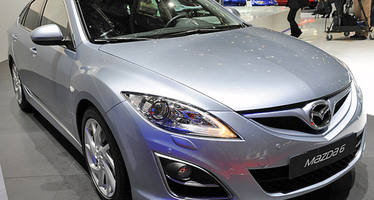 Пауки массово атаковали Mazda