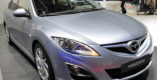 Пауки массово атаковали Mazda