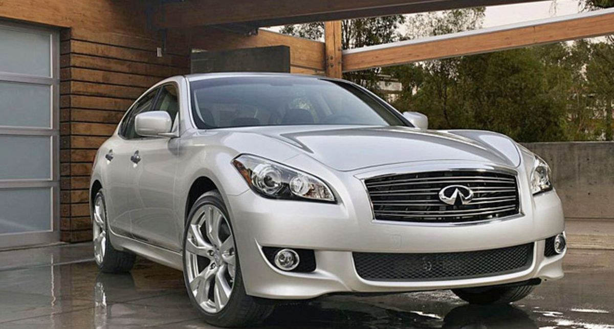 Цунами уничтожило 2,3 тыс. новеньких Nissan и Infiniti