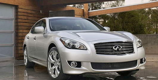 Цунами уничтожило 2,3 тыс. новеньких Nissan и Infiniti