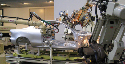 Toyota возобновляет производство машин