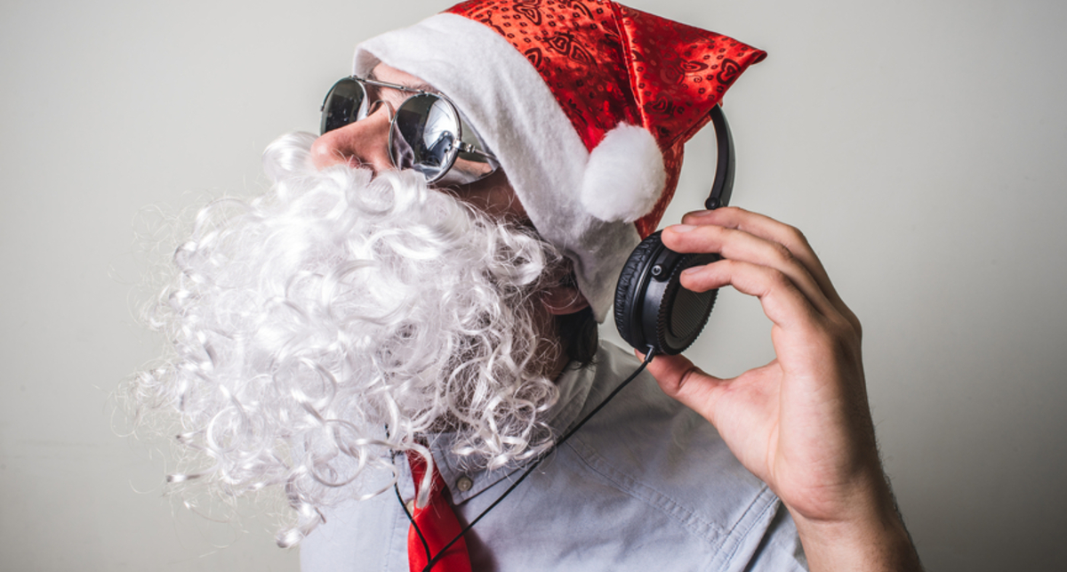 Слушай по-зимнему: 10 мужских наушников для холода