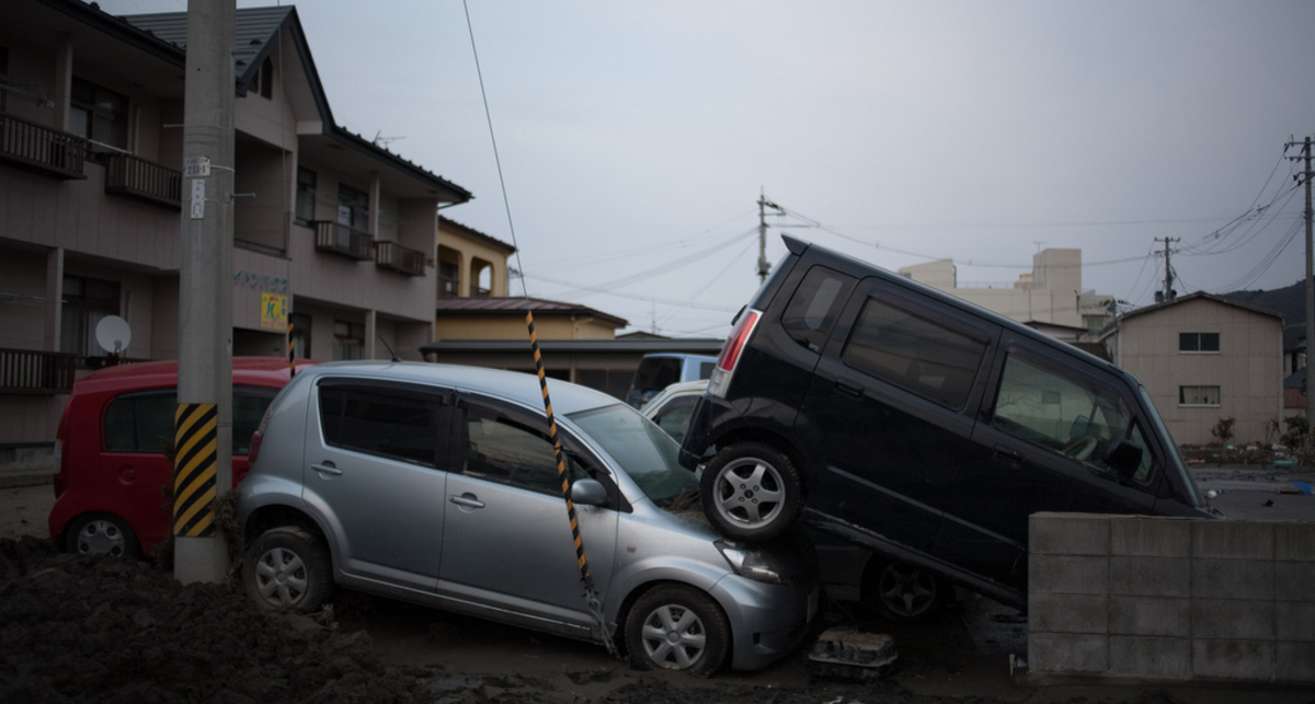 Япония утилизирует все поврежденные машины