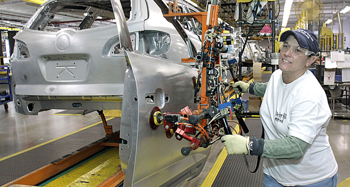 Из-за трагедии в Японии мир потерял 600 тыс. машин