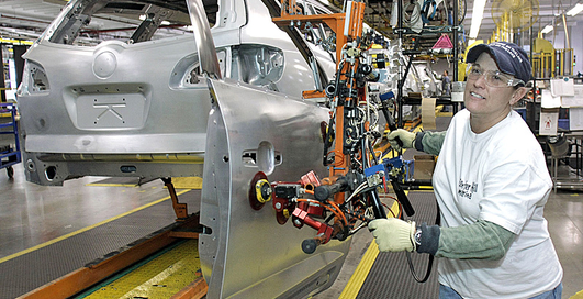 Из-за трагедии в Японии мир потерял 600 тыс. машин