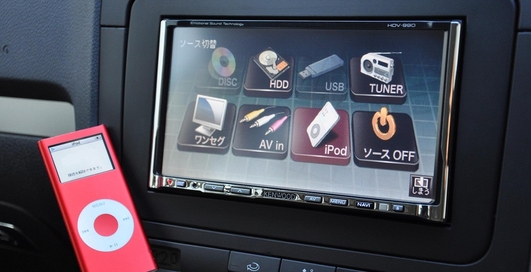 Автомобили превращают в компьютеры