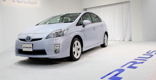 "Приусы" можно купить не выходя из дома