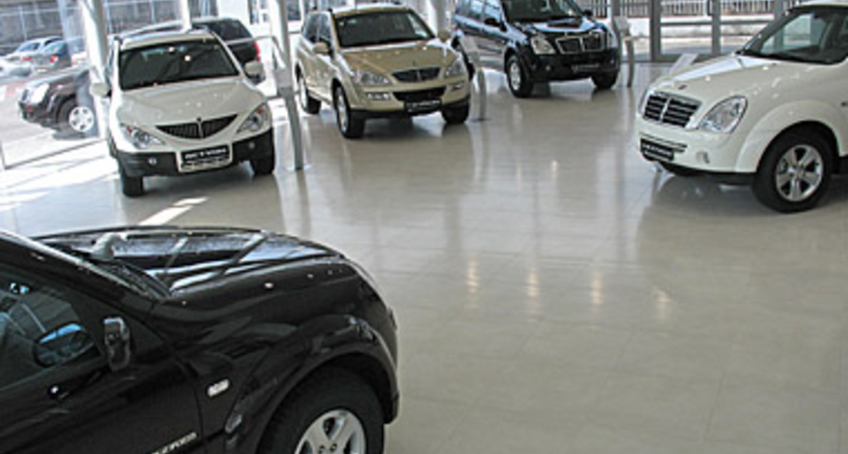 В автосалонах станет тише