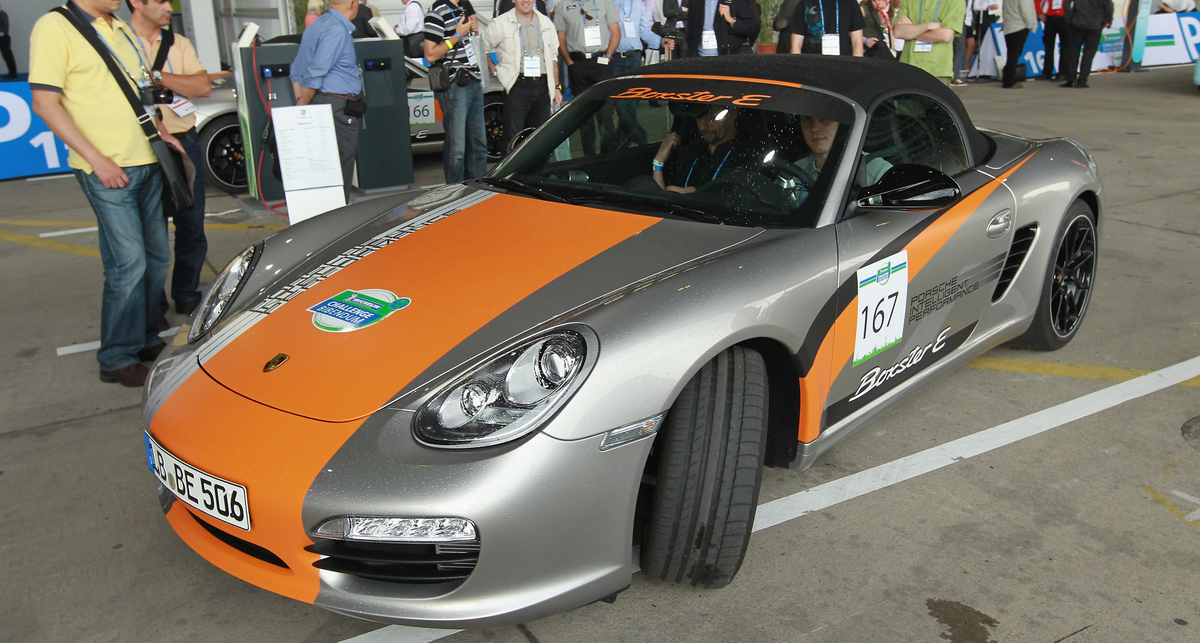 Porsche раскрыла подробности электрического Boxster