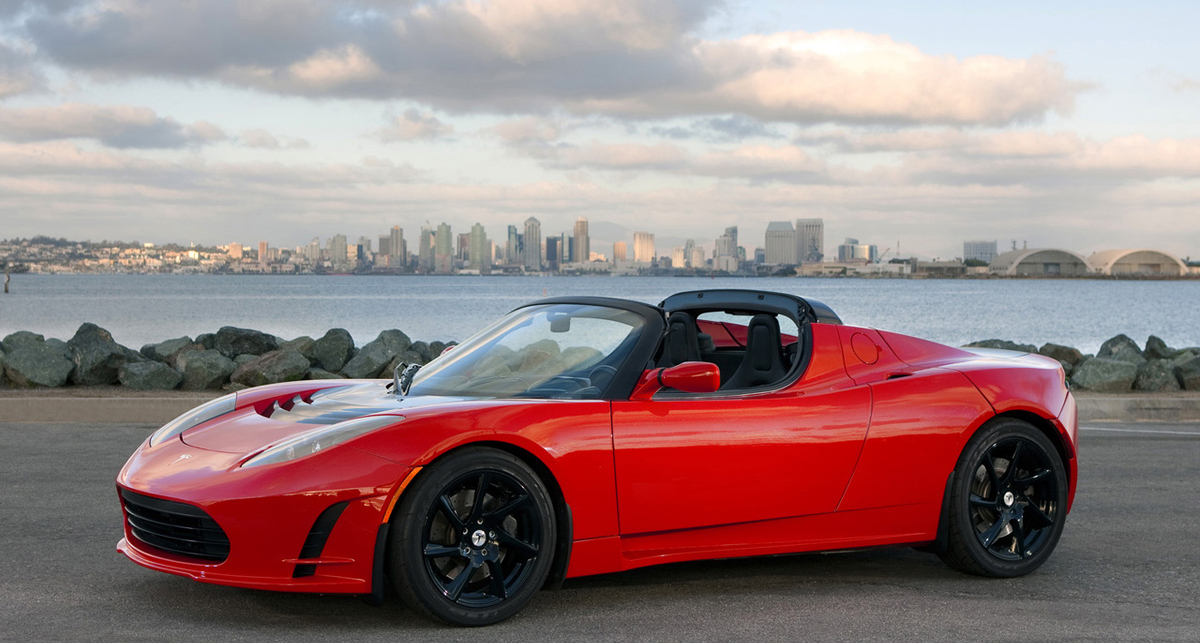 За рулем Tesla Roadster установили еще один рекорд