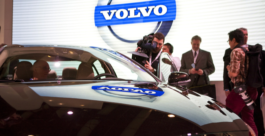 Volvo будет подконтрольна телефону
