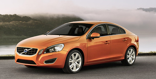 Volvo отзывает машины из-за проблем с компьютером