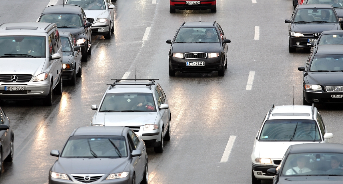 Шведы решили поощрять внимательных водителей