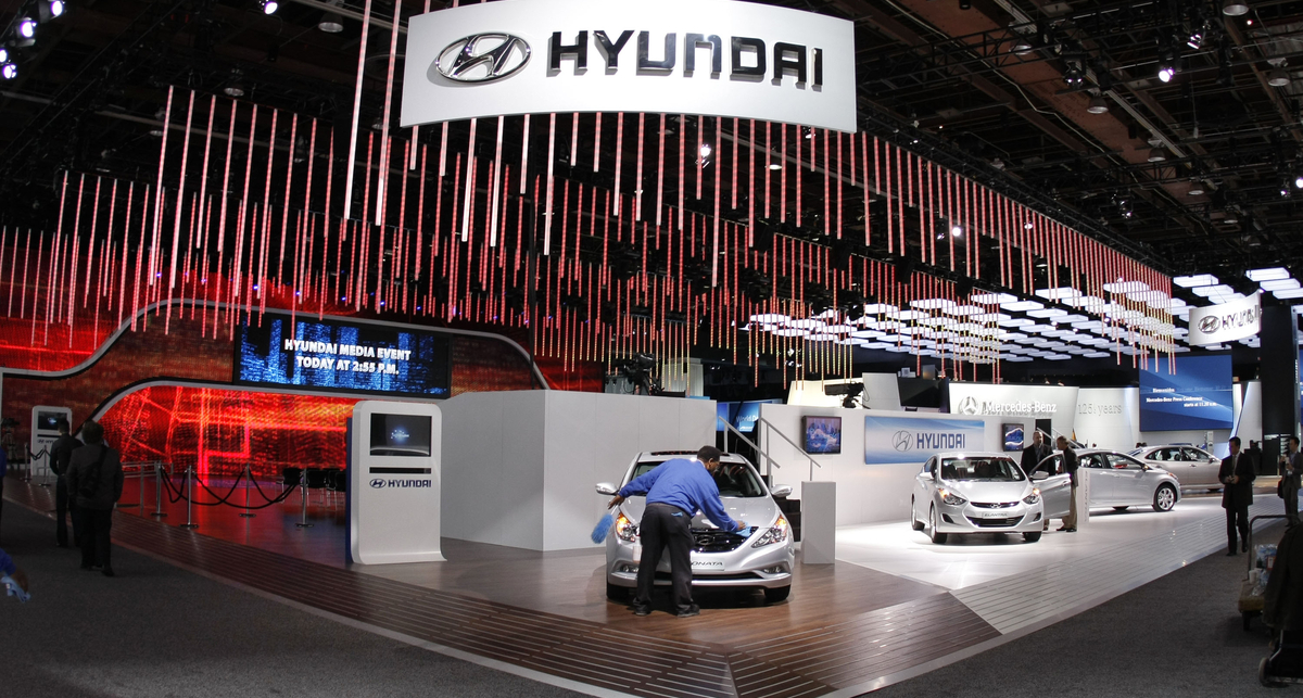 Американские богачи пересаживаются на бюджетные машины