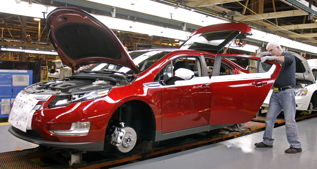 General Motors будет следить за подростками