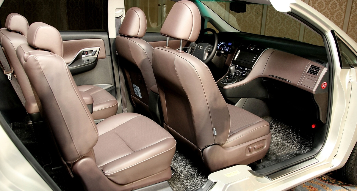 Toyota поделится сиденьями с конкурентами