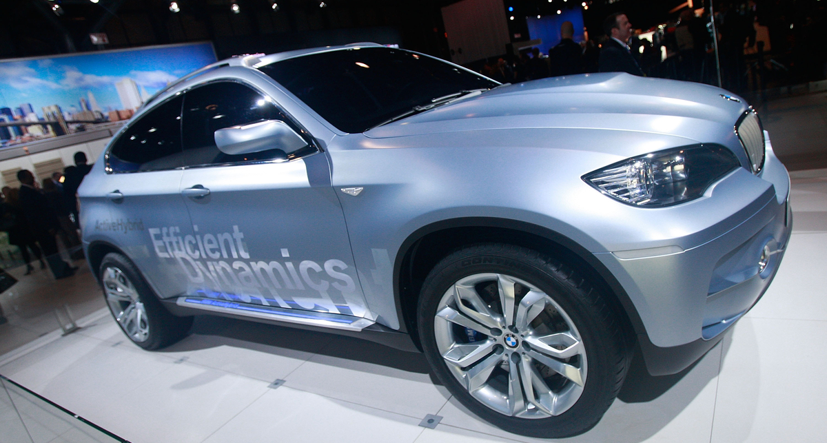 BMW отказывается от гибридного X6