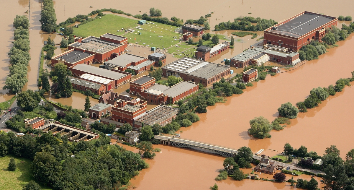 Honda потеряла машин на $12 млн. из-за большой воды