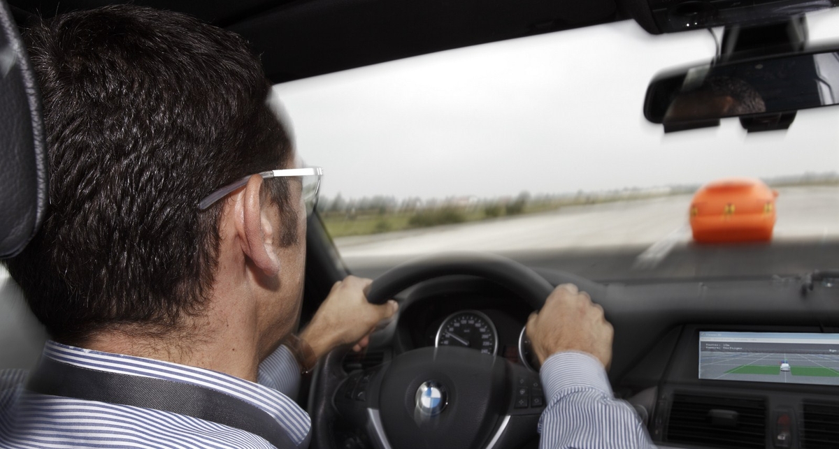 Автомобили научат следить за здоровьем водителей