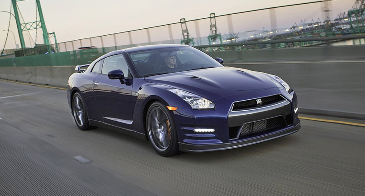 Новый Nissan GT-R обогнал всех конкурентов