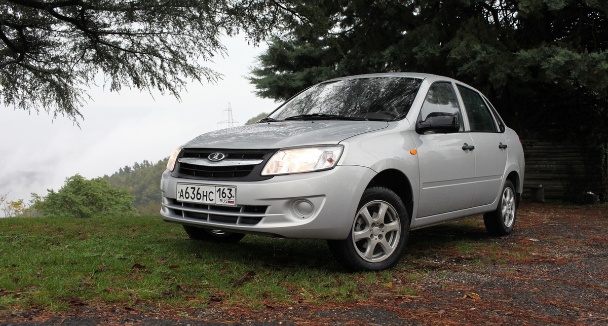 В Украину привезли первые Lada Granta