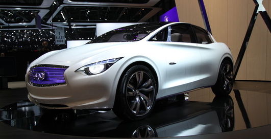 Infiniti построит машину совместно с Daimler