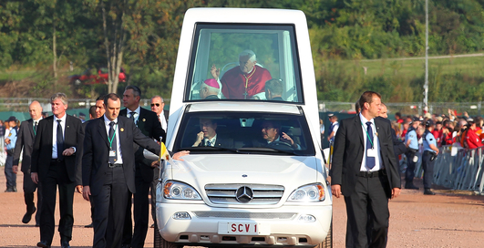 Папу Римского могут оштрафовать в Германии на ? 2,5 тыс.