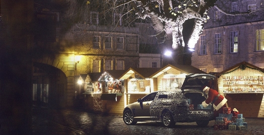 Jaguar продвигает новый универсал через Twitter