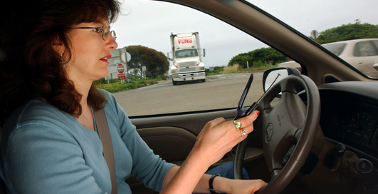 Мобильные телефоны убили 3 тыс. американских водителей