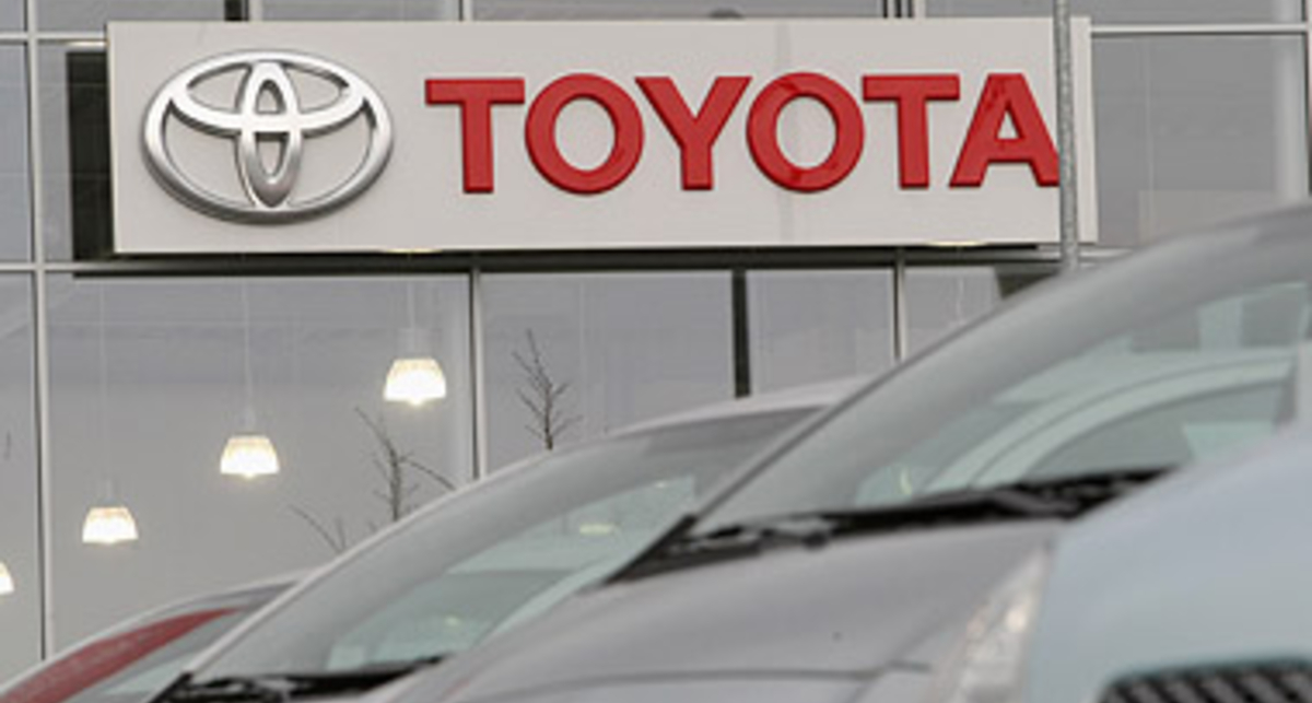 В Украине действуют новые цены на автомобили Toyota