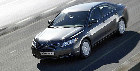 Toyota предлагает подарки при замене масла