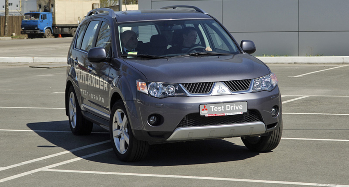 Скидки на внедорожники Mitsubishi Outlander XL и Pajero Wagon 3.0