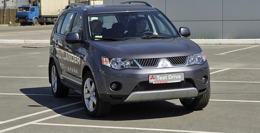 Скидки на внедорожники Mitsubishi Outlander XL и Pajero Wagon 3.0