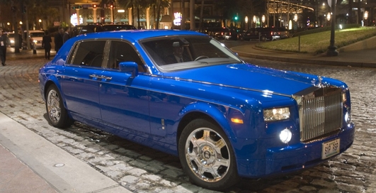 Rolls-Royce представляет сапфировый автомобиль