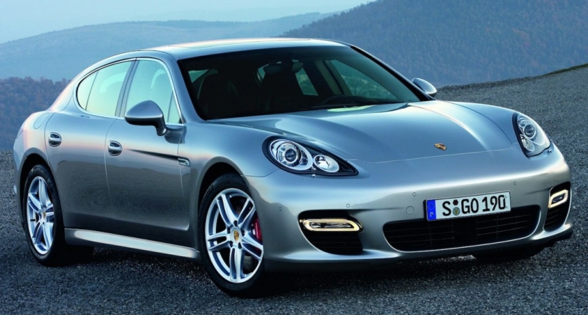 Porsche Panamera представят в Женеве