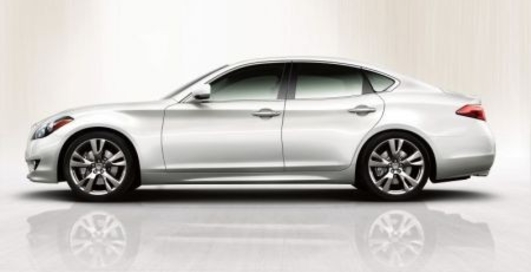 Infiniti презентовал седан нового поколения