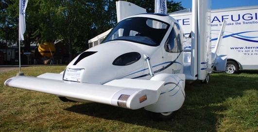 Автомобиль отправился в свой первый полет