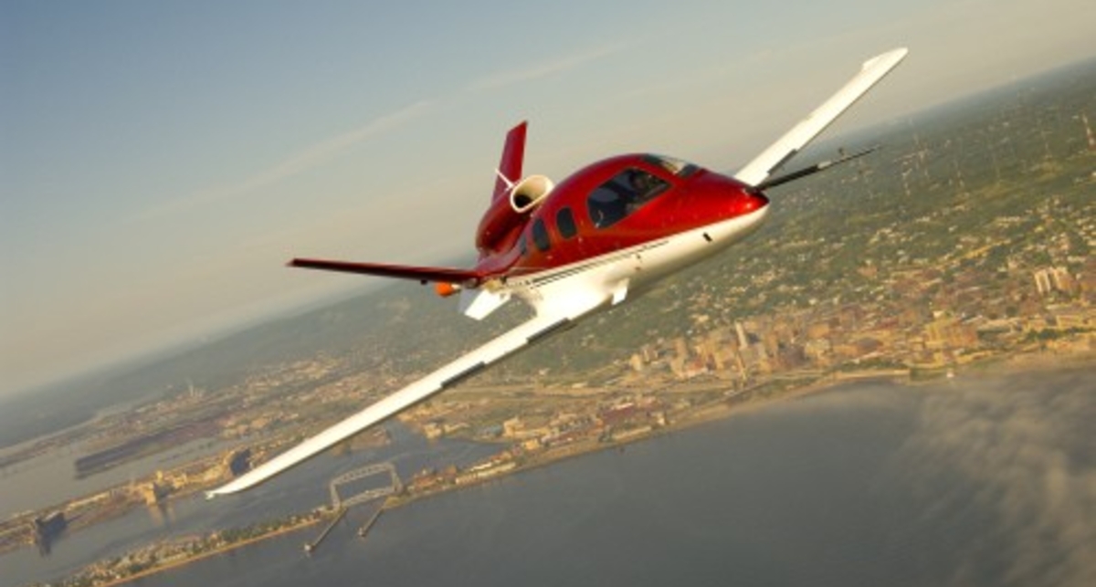 Cirrus Aircraft представляет новый самолет