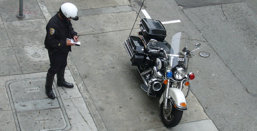 В США штрафы выписывают мертвые полицейские