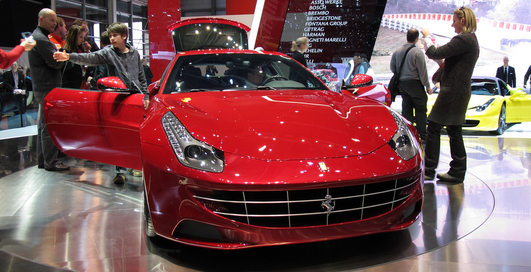 Новенькую Ferrari FF за $230 тыс. разбили во время тест-драйва