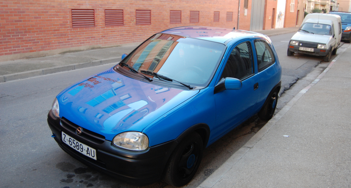 Старенькую Opel Corsa хотели застраховать за $100 тыс.